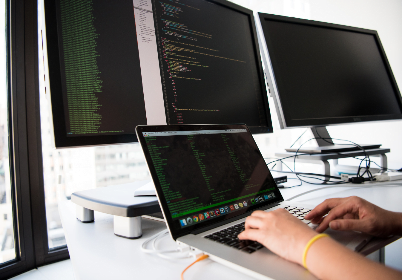 Outsourcing programistyczny – zalety i przykłady współpracy